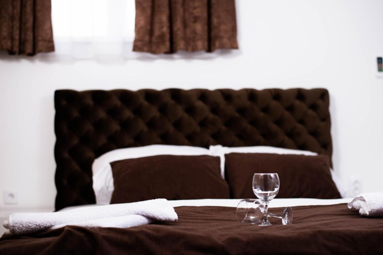 Sobe I Apartmani Casa Mia Pecinci エクステリア 写真