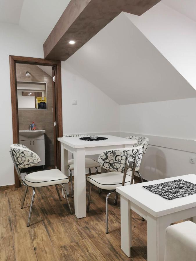 Sobe I Apartmani Casa Mia Pecinci エクステリア 写真
