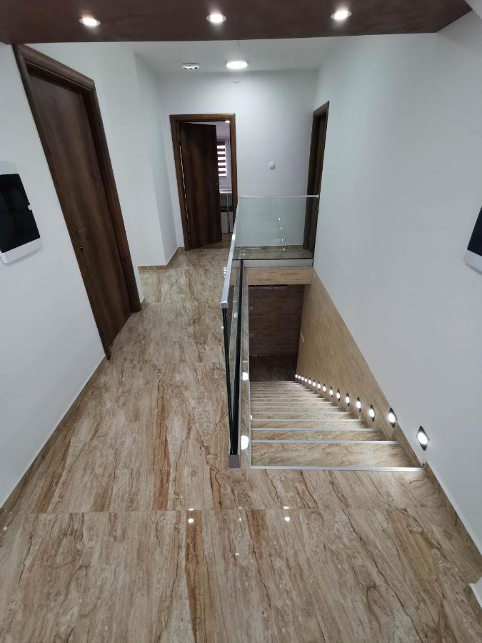 Sobe I Apartmani Casa Mia Pecinci エクステリア 写真