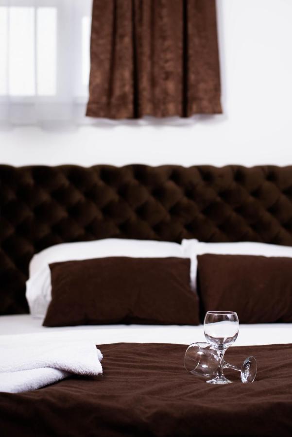 Sobe I Apartmani Casa Mia Pecinci エクステリア 写真