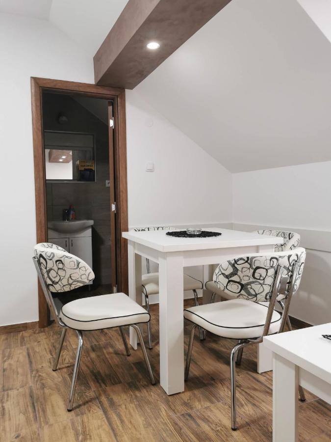 Sobe I Apartmani Casa Mia Pecinci エクステリア 写真
