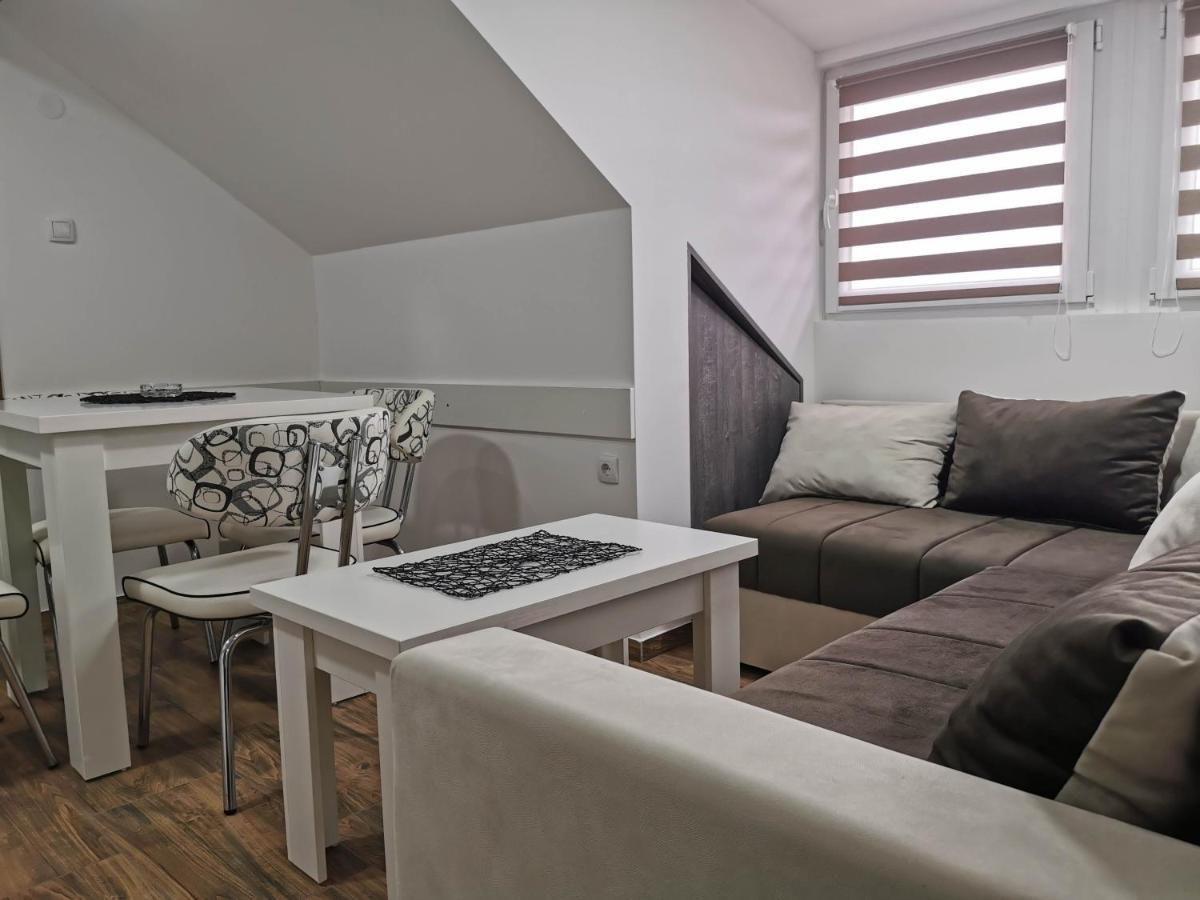 Sobe I Apartmani Casa Mia Pecinci エクステリア 写真