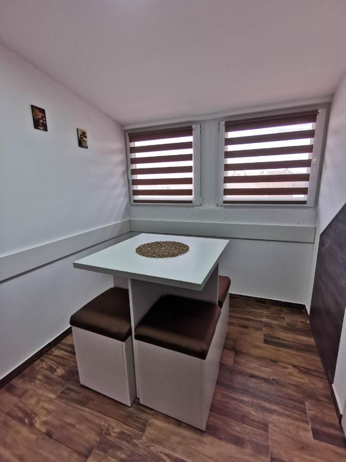 Sobe I Apartmani Casa Mia Pecinci エクステリア 写真