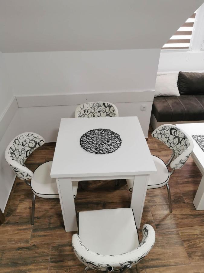 Sobe I Apartmani Casa Mia Pecinci エクステリア 写真